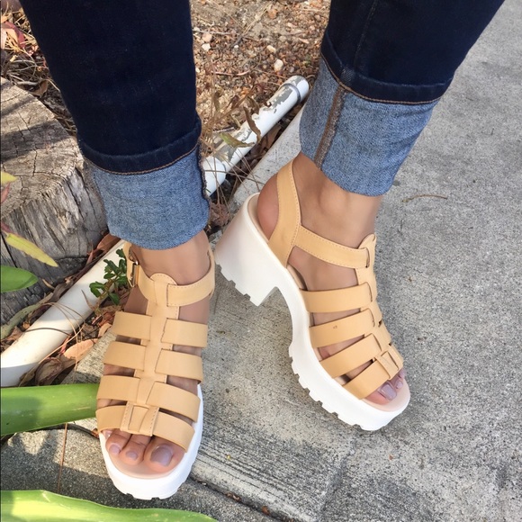Beige Caged OPEN TOE Gladiator platform sandals - Picture 3 of 4